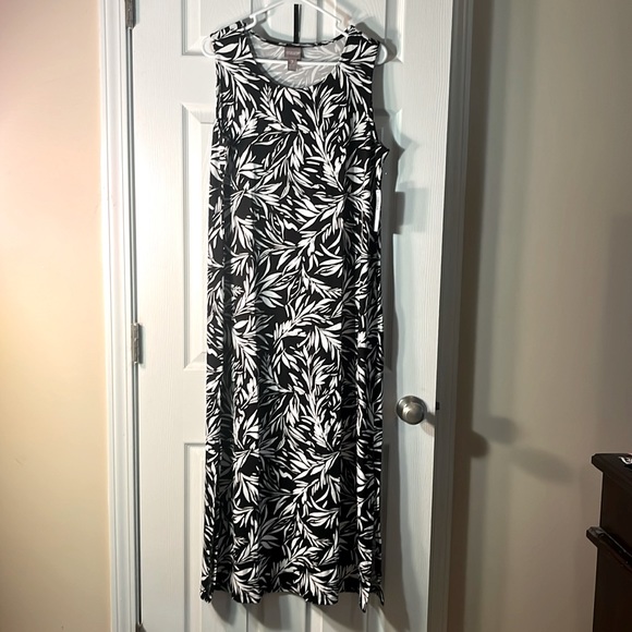 chico's black and white maxi dress Women's Poplin Cotton Palm Off-Shoulder Dress in Black size 8/10